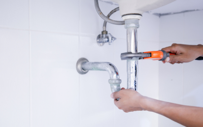 Fuga de agua en el cuarto de baño, ¿qué tenemos que hacer?