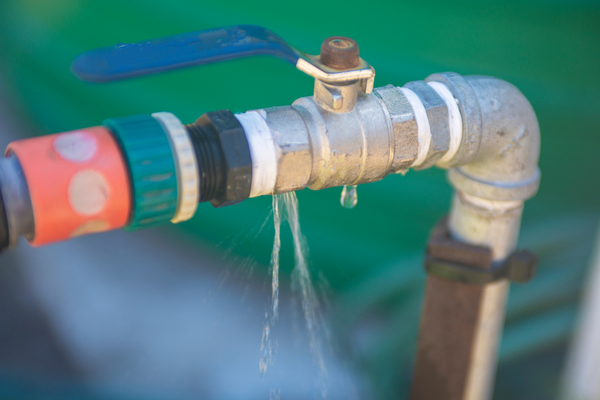  ¿Hay una fuga de agua en mi jardín?